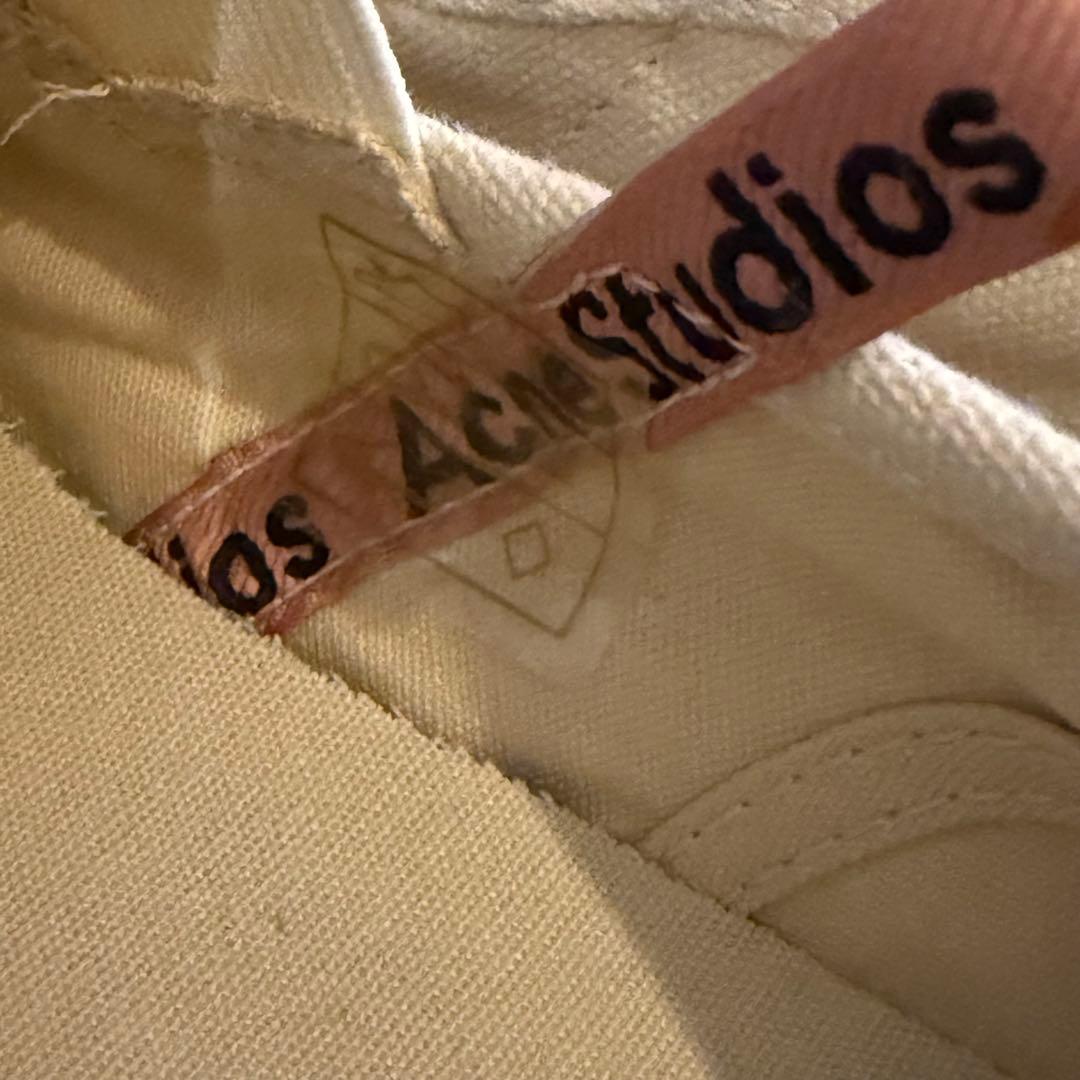 新品 acne studios ダメージ加工 スニーカー 箱 巾着付 - メルカリ
