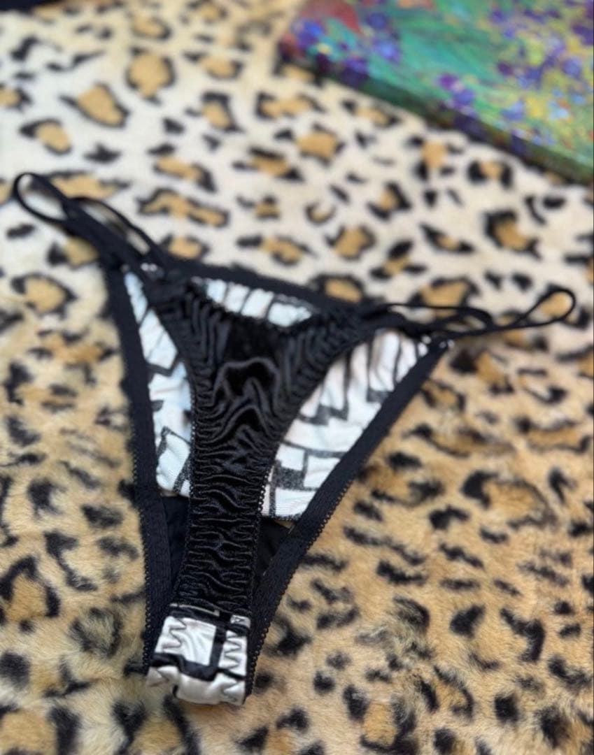 エメフィール 廃盤モデル サテン ピカピカ ツルすべ B70 /M - メルカリ