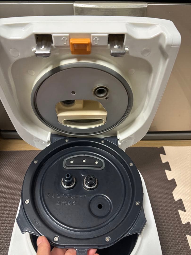 倉庫処分セール]炊飯器 NW-YA10 ホワイト 1.0L-2023年製 - メルカリ