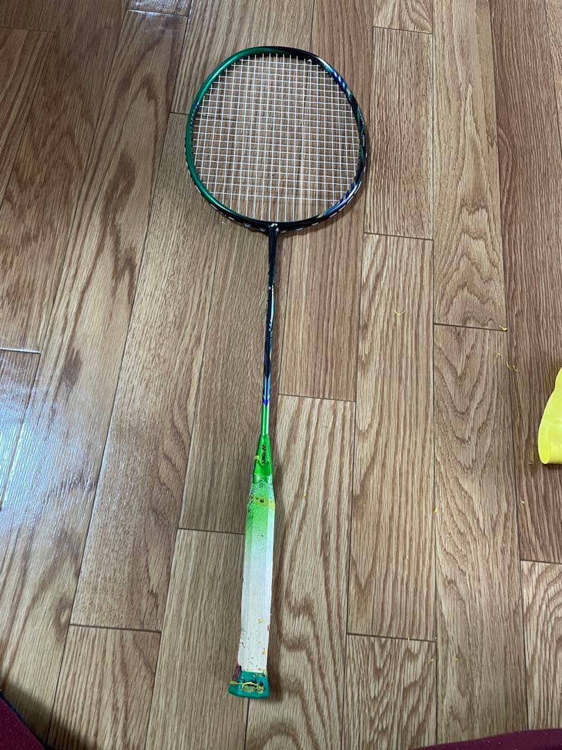 アストロクス99 限定リー・チョンウェイカラー バドミントンラケット