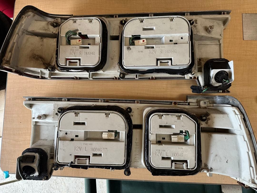 Y31グロリアハードトップ昭和63年前期型テールランプ 左右中古