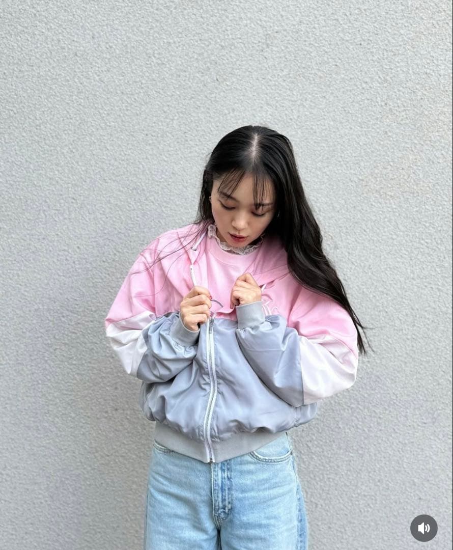 トラックジャケット ピンク・ブルー M セット 西野カナ グッズ - メルカリ