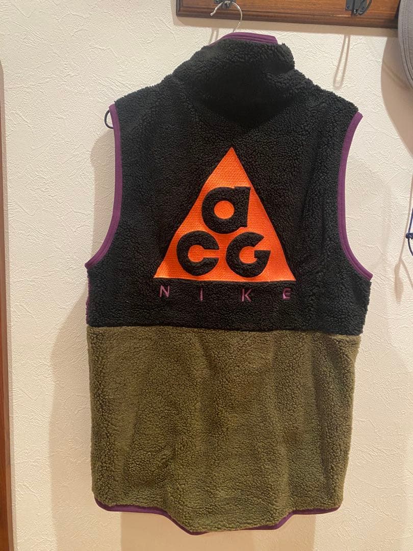 新品 未使用 NIKE ACG ボア フリースベスト 送料込み ビックロゴ