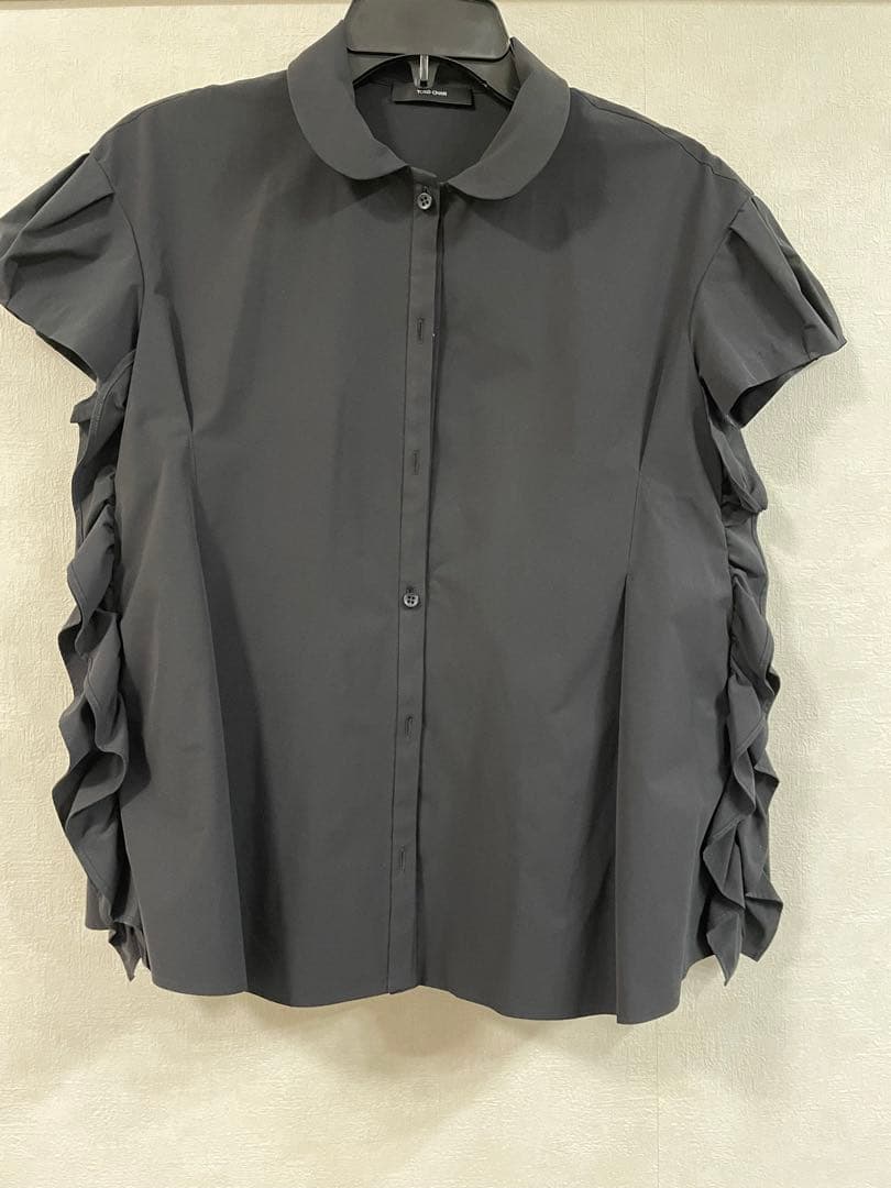 YOKO CHAN ショートスリーブサイドラッフルブラウス 黒　半袖シャツ　F ショートスリーブサイドラッフルブラウス – YOKO CHAN