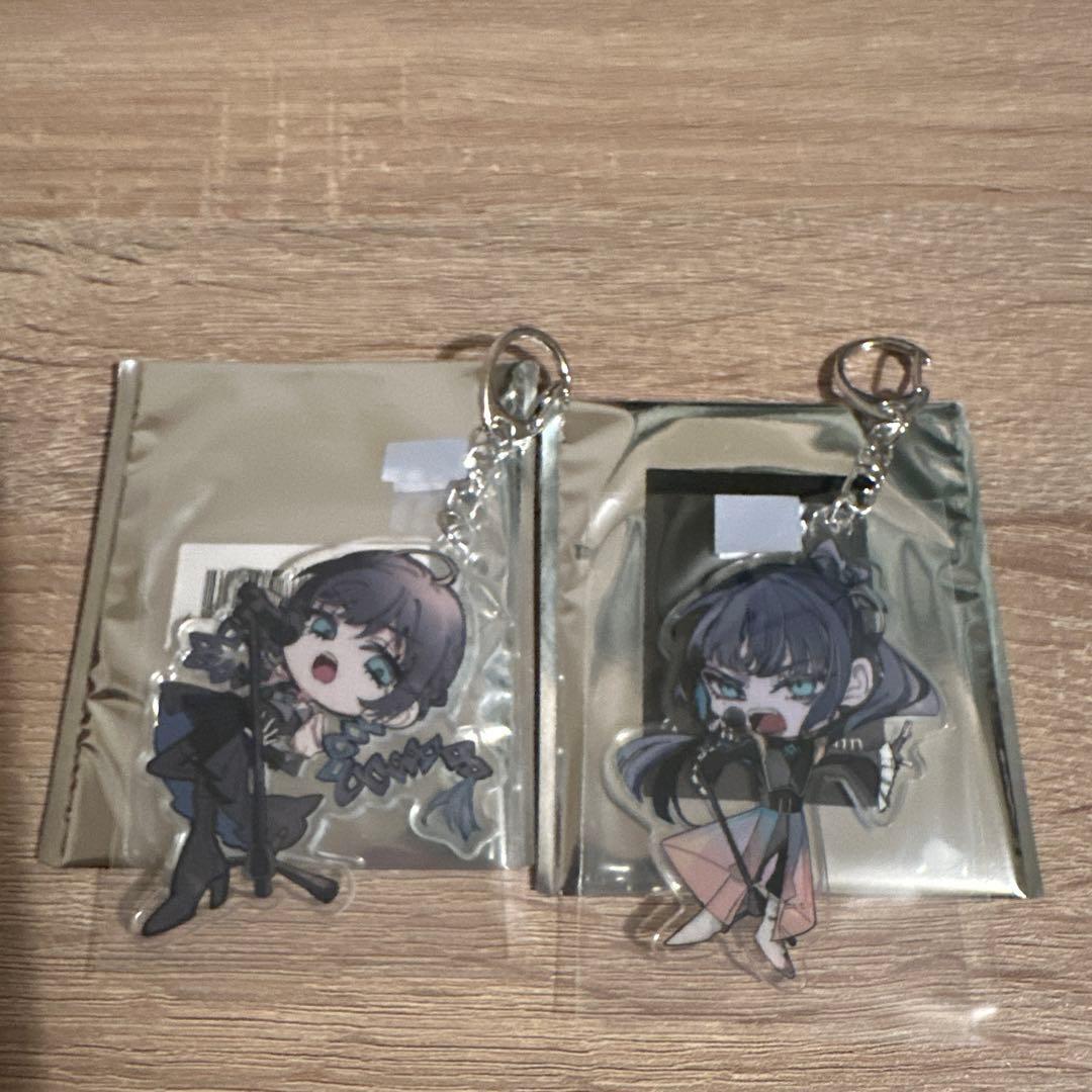 Ado アクリルキーホルダー 2個セット よだか hibana マイク持ち - メルカリ