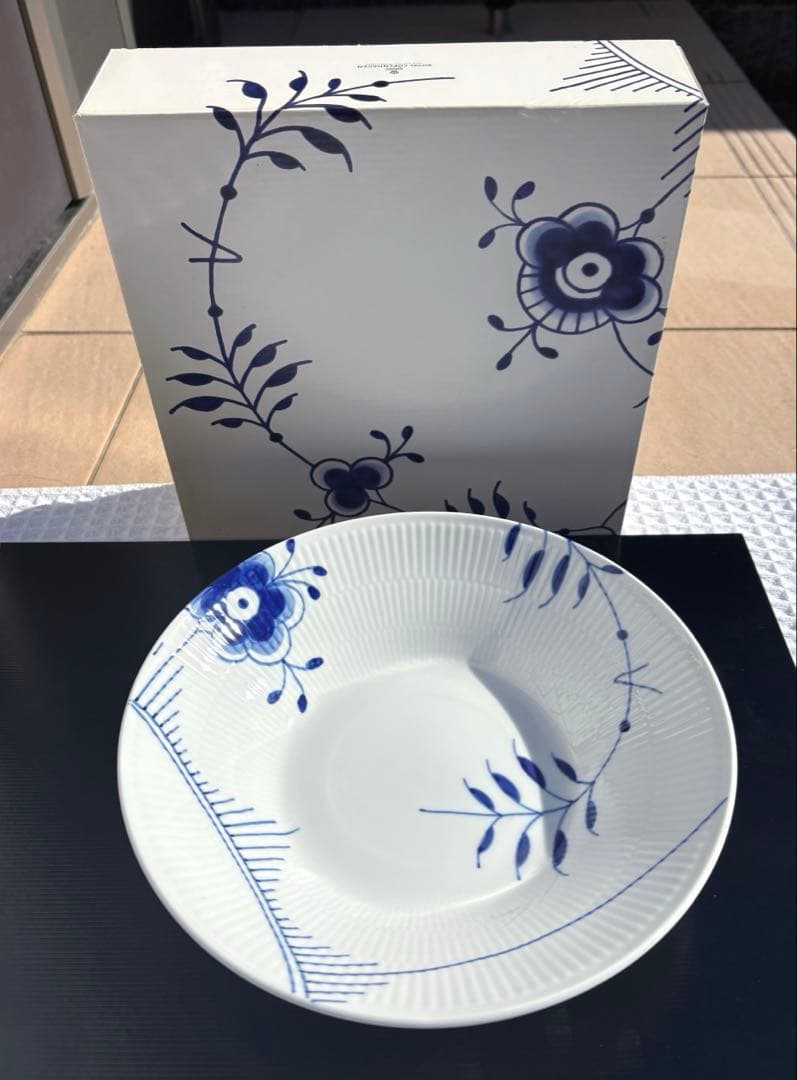 ロイヤル コペンハーゲン ブルーフルーテッド メガ ディーププレート24cm ブルーフルーテッド メガ ディーププレート 24cm|ロイヤル