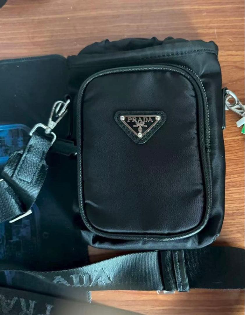 だいすけPRADA ブラック ショルダーバッグ PRADA（プラダ） 【お取り寄せ】 【並行輸入品】 ショルダーバッグ