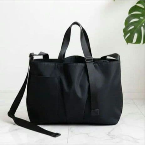 ✨未使用級✨イアパピヨネ アジャスタートートバッグ 横型 ブラック