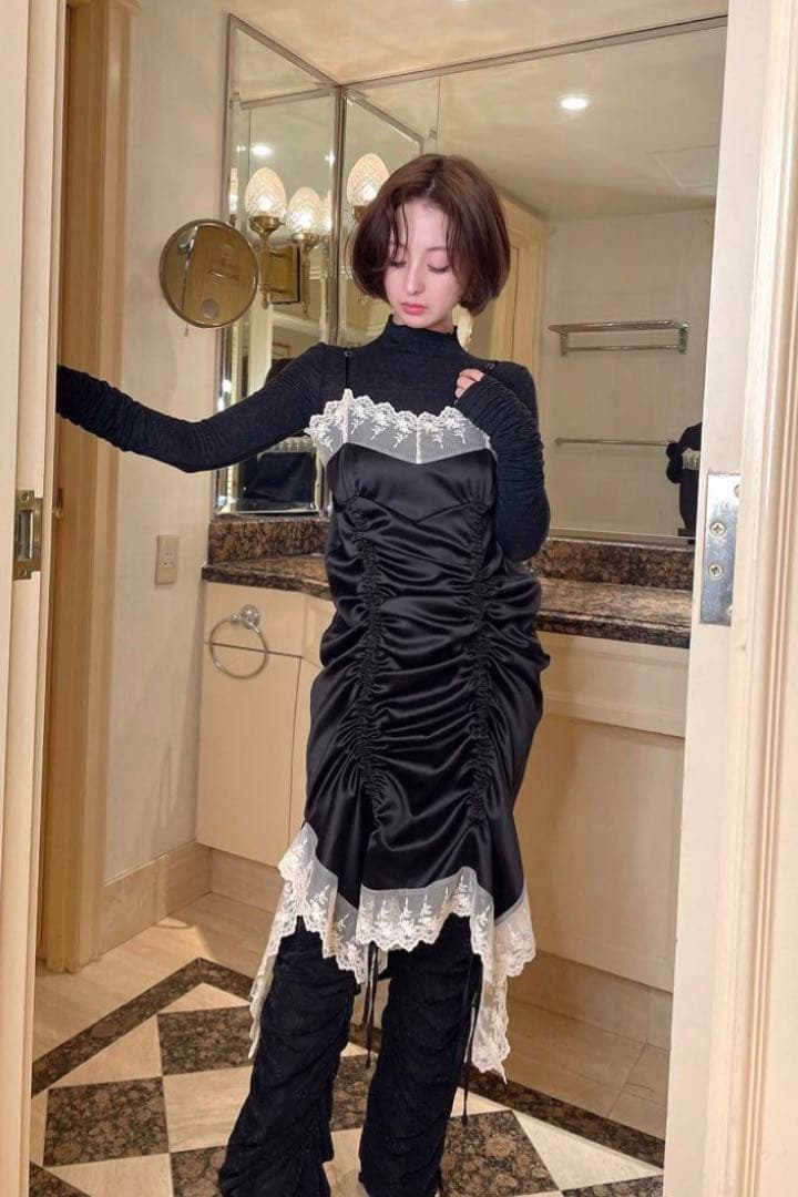 ペリキュール PELLICULE サテンギャザーロングワンピース - メルカリ