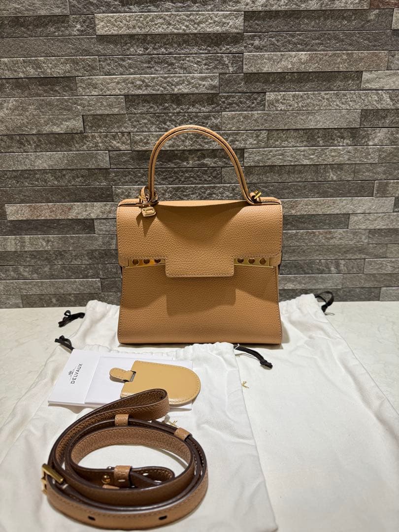 美品】【安心鑑定】デルヴォー タンペートPM クリスピーカーフ