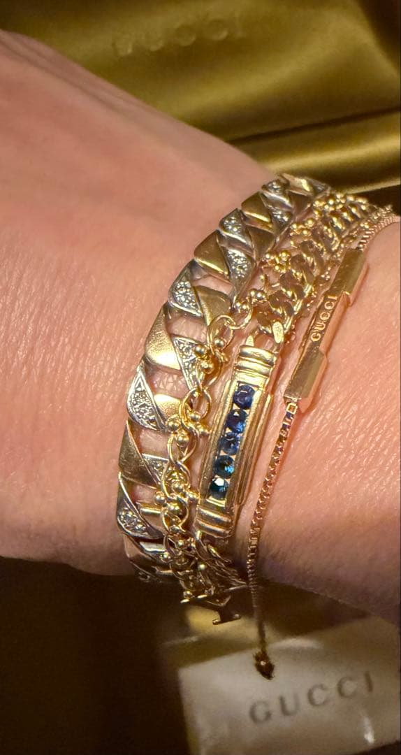 〔GUCCI LINK TO LOVE〕“GUCCI”バー付き ブレスレット