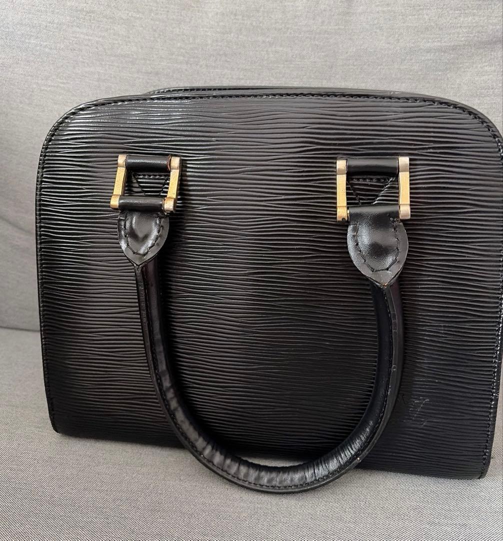 LOUIS VUITTON ルイヴィトン エピレザー ブラック ハンドバッグ - メルカリ