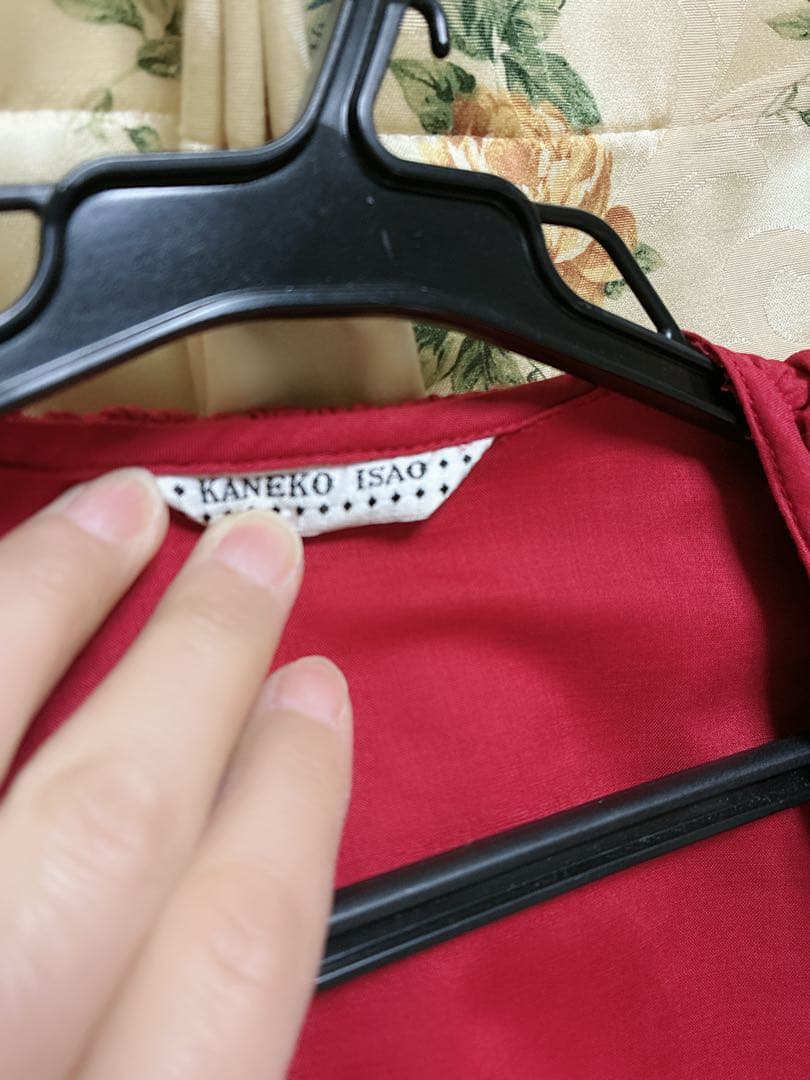 カネコイサオ オーバーブラウス レッド