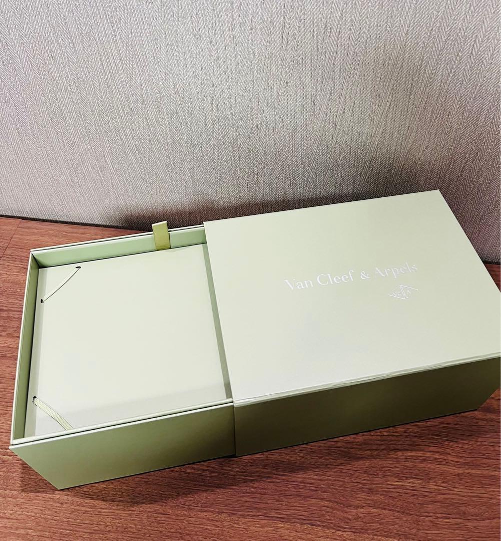 ヴァンクリーフ＆アーペル 空箱 ギフトボックス - メルカリ