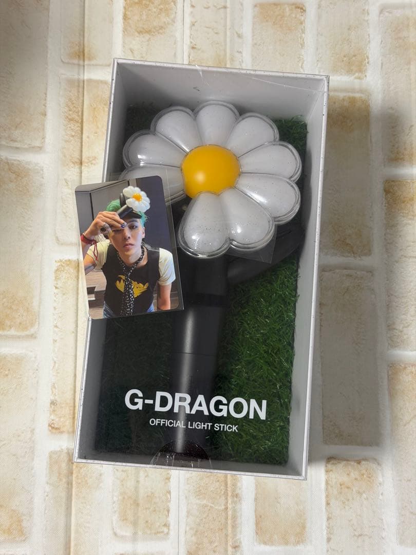 G-DRAGON ペンライト トレカ付き ジヨン 新品未開封 公式品 フォトカード付き / G-DRAGON OFFICIAL LIGHT STICK 公式ペンライト