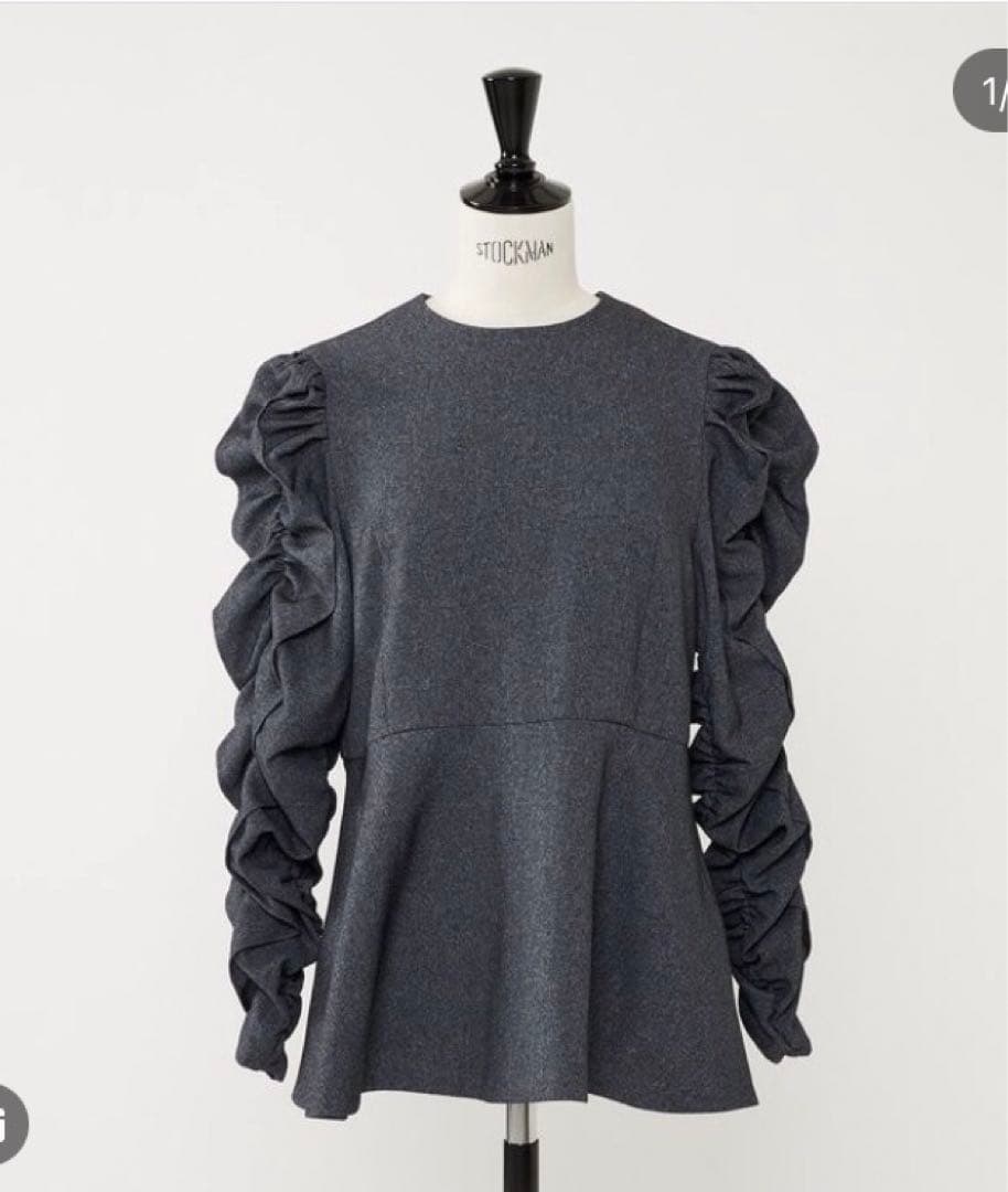 ヘイブHEVE タグ付き新品シャーリングぺプラムブラウス