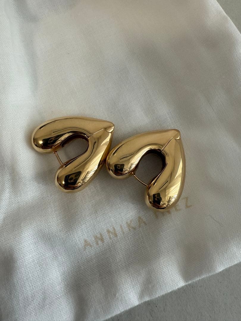 訳ありANNIKA INEZ ゴールドピアス　ハートフープラージ　ゴールド ANNIKA INEZ】HEART HOOPS ラージピアス（ゴールド） | goldand