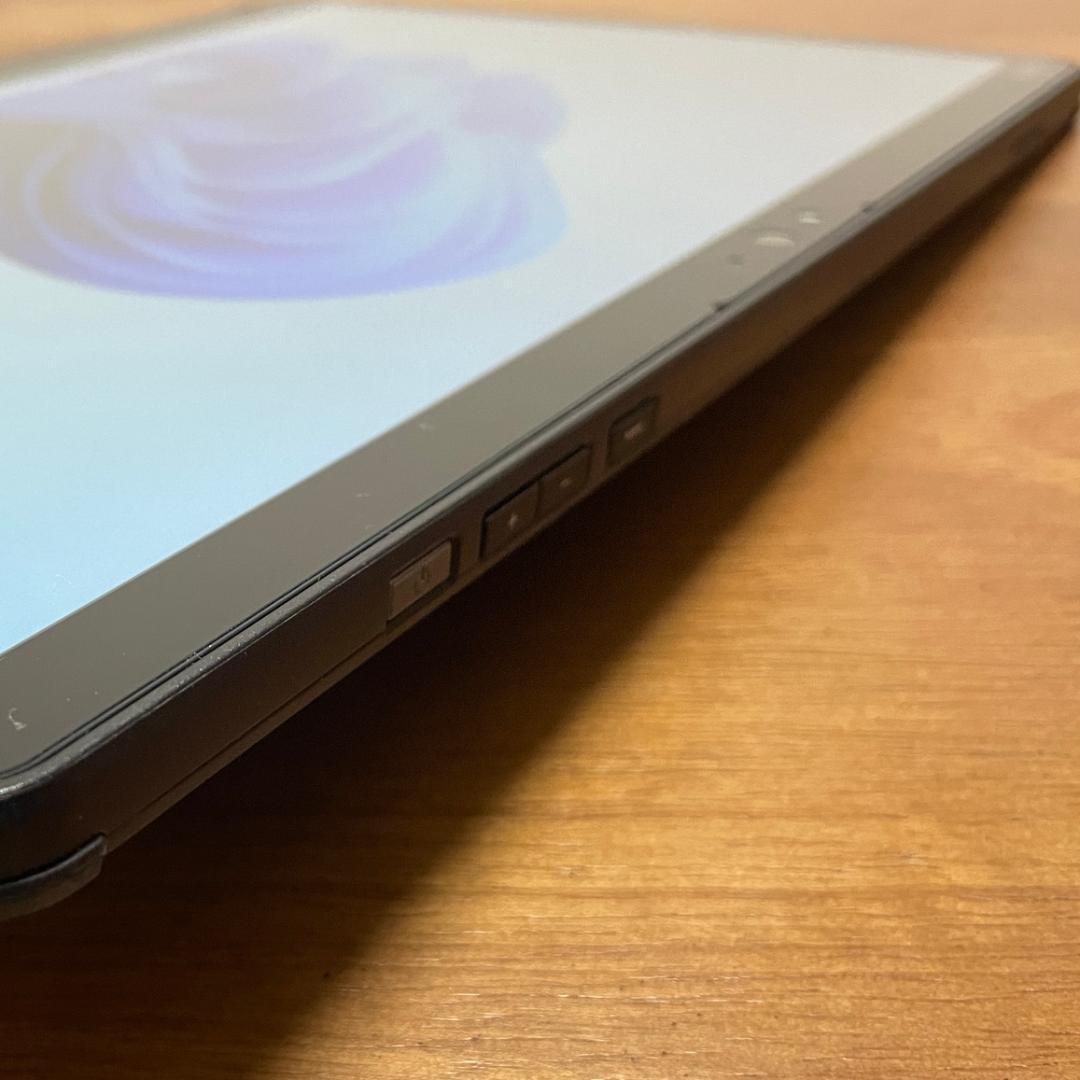 大画面13.3インチ軽量で使いやすい富士通タブレットWindows11カメラ