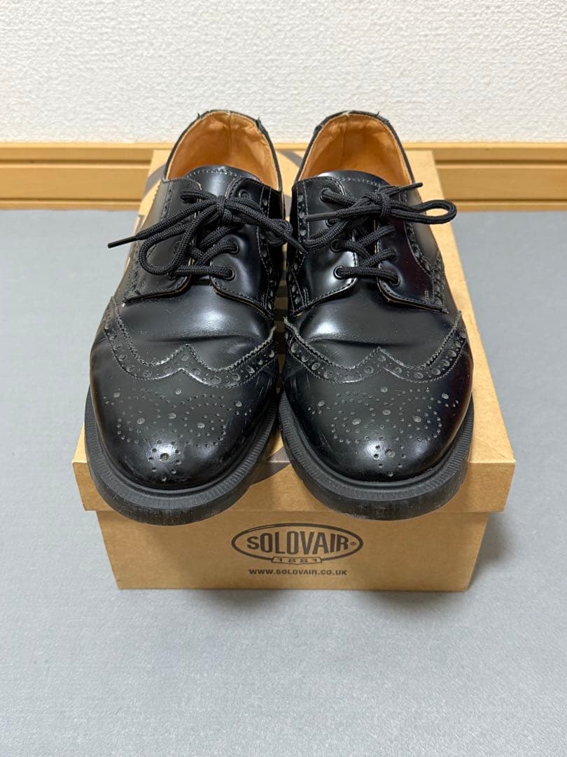 週末価格　ソロヴェアー ブローグ ウイングチップ　ドクターマーチン 外羽根 ウイングチップおすすめ22選！ビジネス・カジュアルで履ける靴を人気