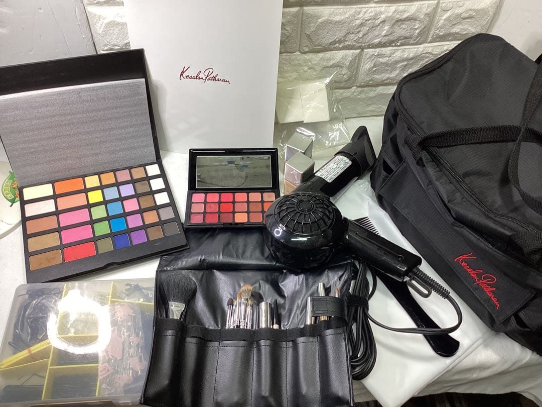 T ケサランパサラン　メイクアップ道具　一式　収納バッグ付き ケサランパサラン / メイクアップ コレクション Bセットの公式商品情報