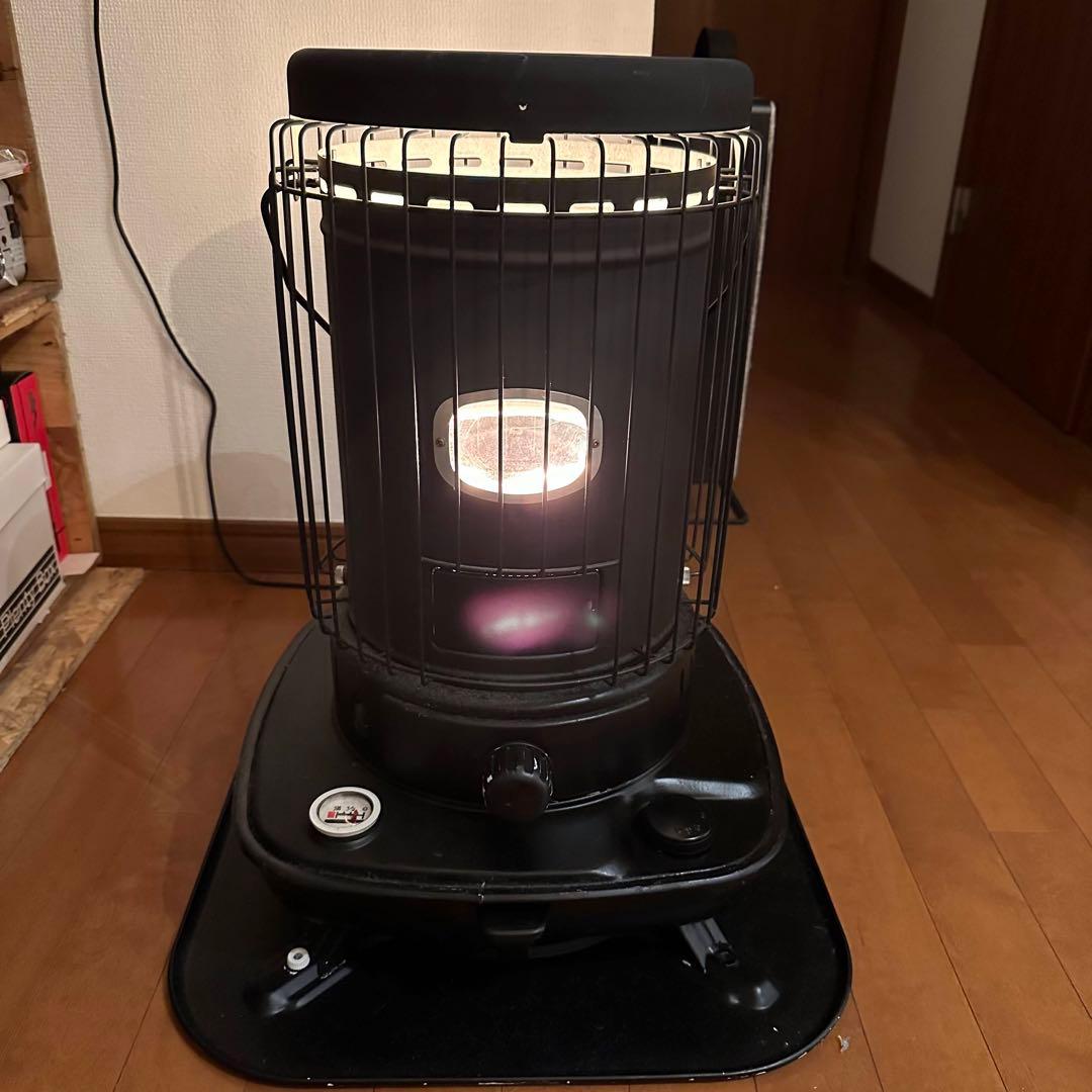 コロナ　2019年製　SL-5119石油ストーブ　自家塗装ブラック キャンプの暖房。注文していたコロナ石油ストーブSL-510(K)ブラック