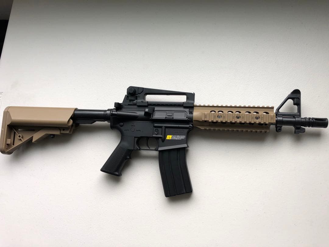 定価2万　美品 マルイ電動ガン『M4CQBタンカラーモデル』ライトプロ 10禁 Amazon | 【セット商品】 M4CQB タンカラーモデル (10歳以上電動ガン