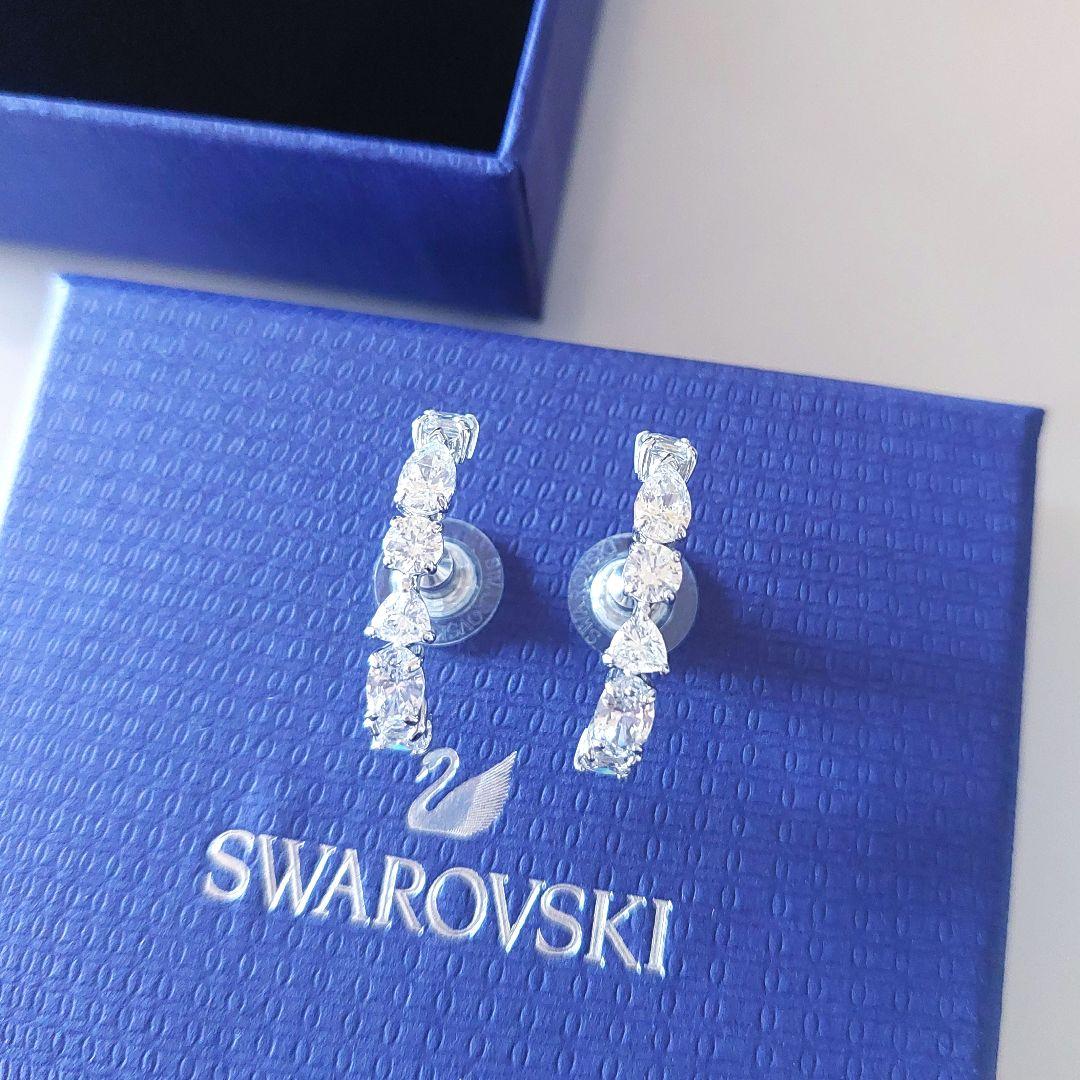新品 SWAROVSKI Tennis Dluxe ピアス スワロフスキー - メルカリ