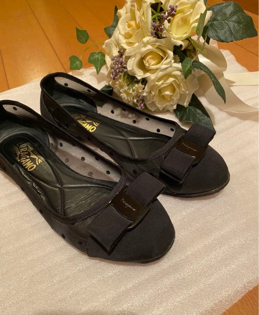 フェラガモ　ヴァラリボン　ドット　フラットシューズ　23~23.5 FERRAGAMO（フェラガモ） ヴァリナ VARINA Salvatore Ferragamo バレエ