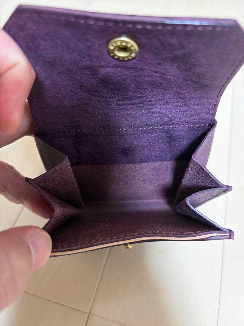 ⭐︎超美品⭐︎BEERBELLY 二つ折り財布 パープルの通販はau PAY