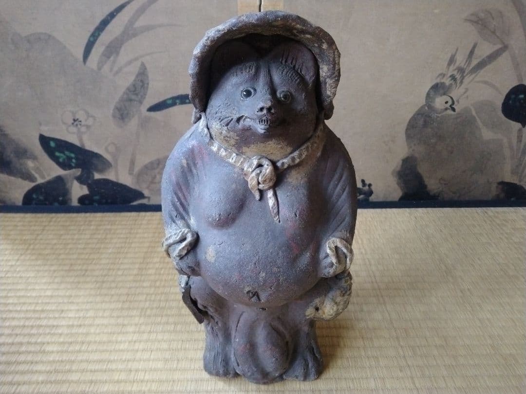 ウッシッシとほくそ笑む図太いタヌキ　骨董　古美術　狸人形　置物　縁起物　開運 信楽焼 20号古信楽福々ひねり狸 たぬき タヌキ 開運 縁起物 可愛い