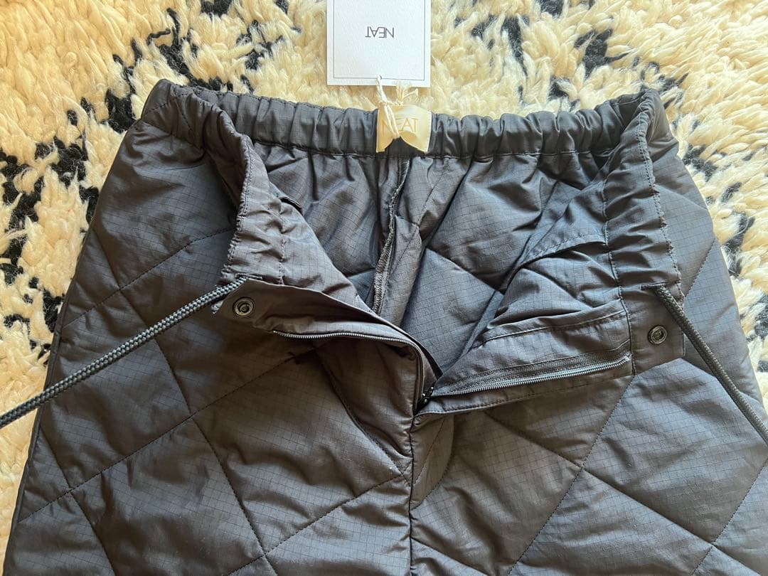 NEAT Rhombus Quilting Track Pants BLACK