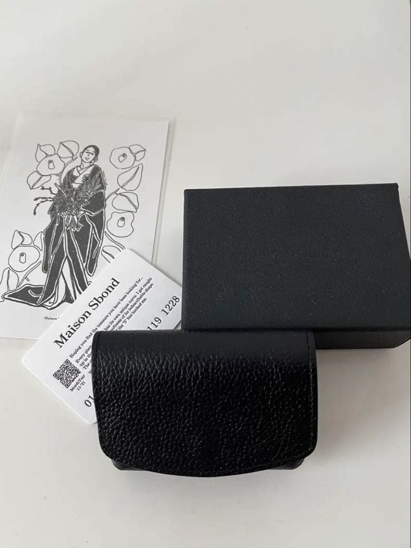 小物 Maison Sbond Amy black Maison Sbond とは？ミニマルを極めたデザインと現代的な作りを得意と