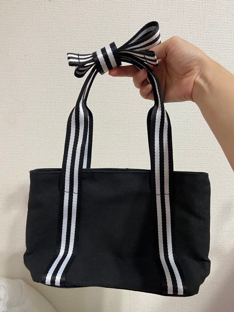 CHANEL ノベルティ 黒 ストライプハンドル トートバッグ - メルカリ