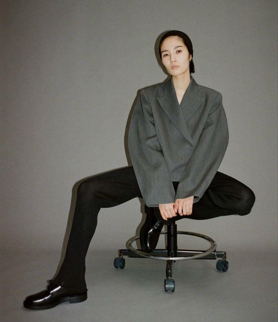 美品　IIROT ジャケット　グレー 手洗い可／日本製／スーツ可】美シルエット カラーレスジャケット