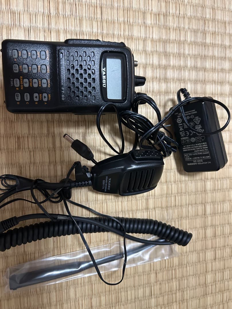FT-60 八重洲無線 YAESU　➕　電池ケース 八重洲無線 FT-60 ヤエス(八重洲無線)＋乾電池ケース FBA-25Aセット