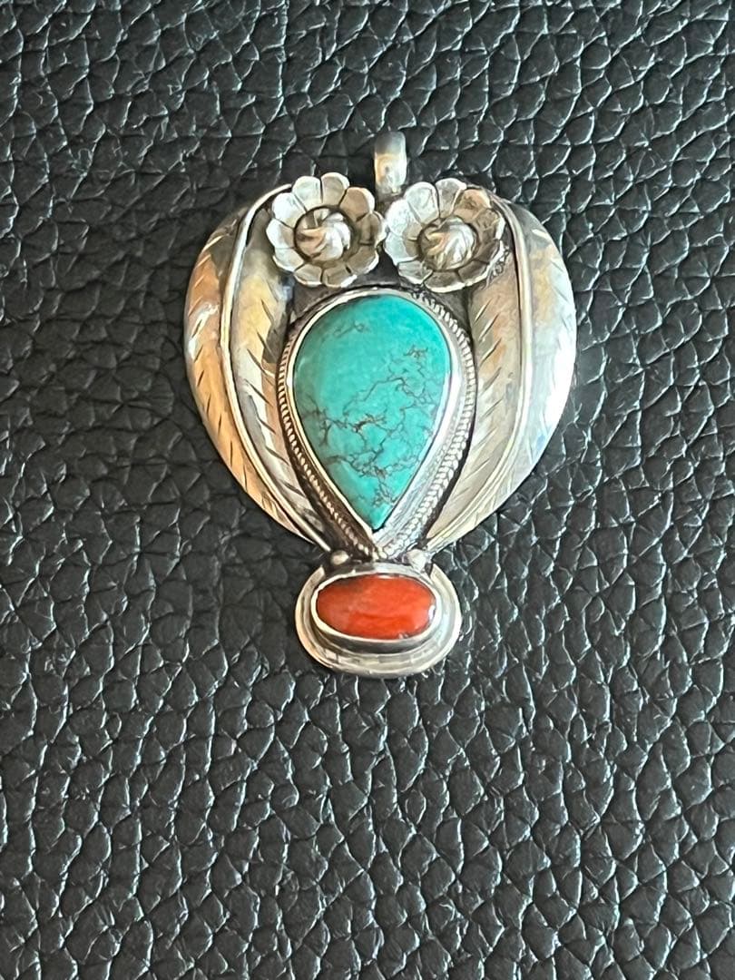 navajo ZUNI ターコイズ コーラル 925 トップ フラワー 楽天市場】インディアンジュエリー ズニ族 ターコイズ フラワー 花