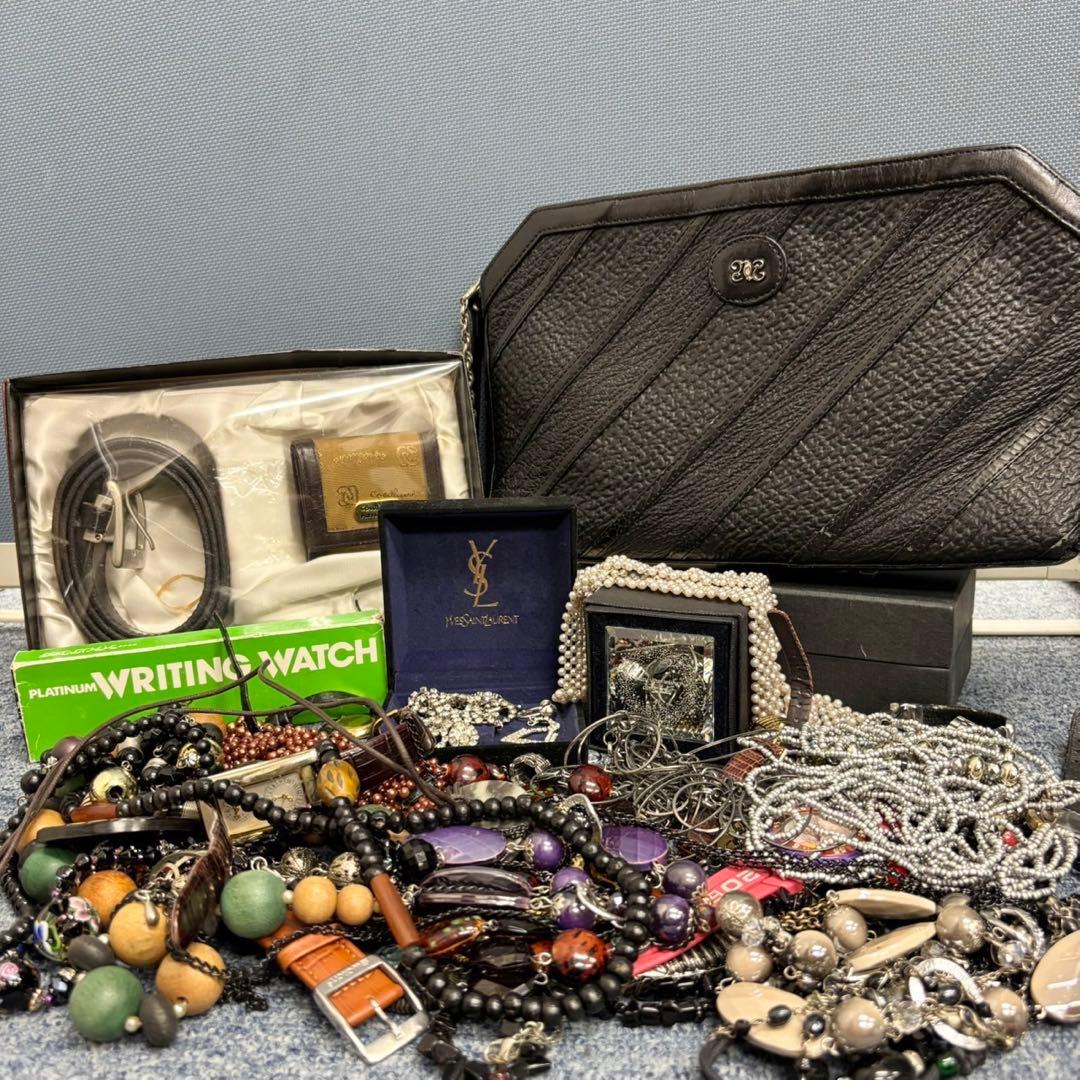 遺品整理 アクセサリー 時計 まとめ ブローチ タイピン 刻印未検品