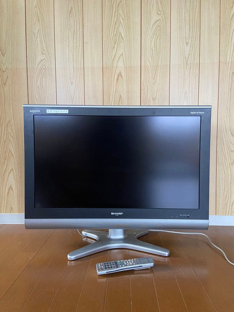 SHARP AQUOS 世界の亀山モデル 32V型 - メルカリ