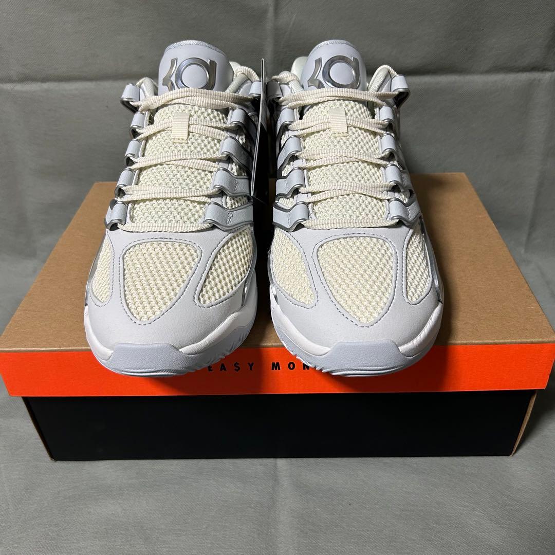 ナイキ KD18 グレー ホワイト シルバー ケビンデュラント バッシュ 白