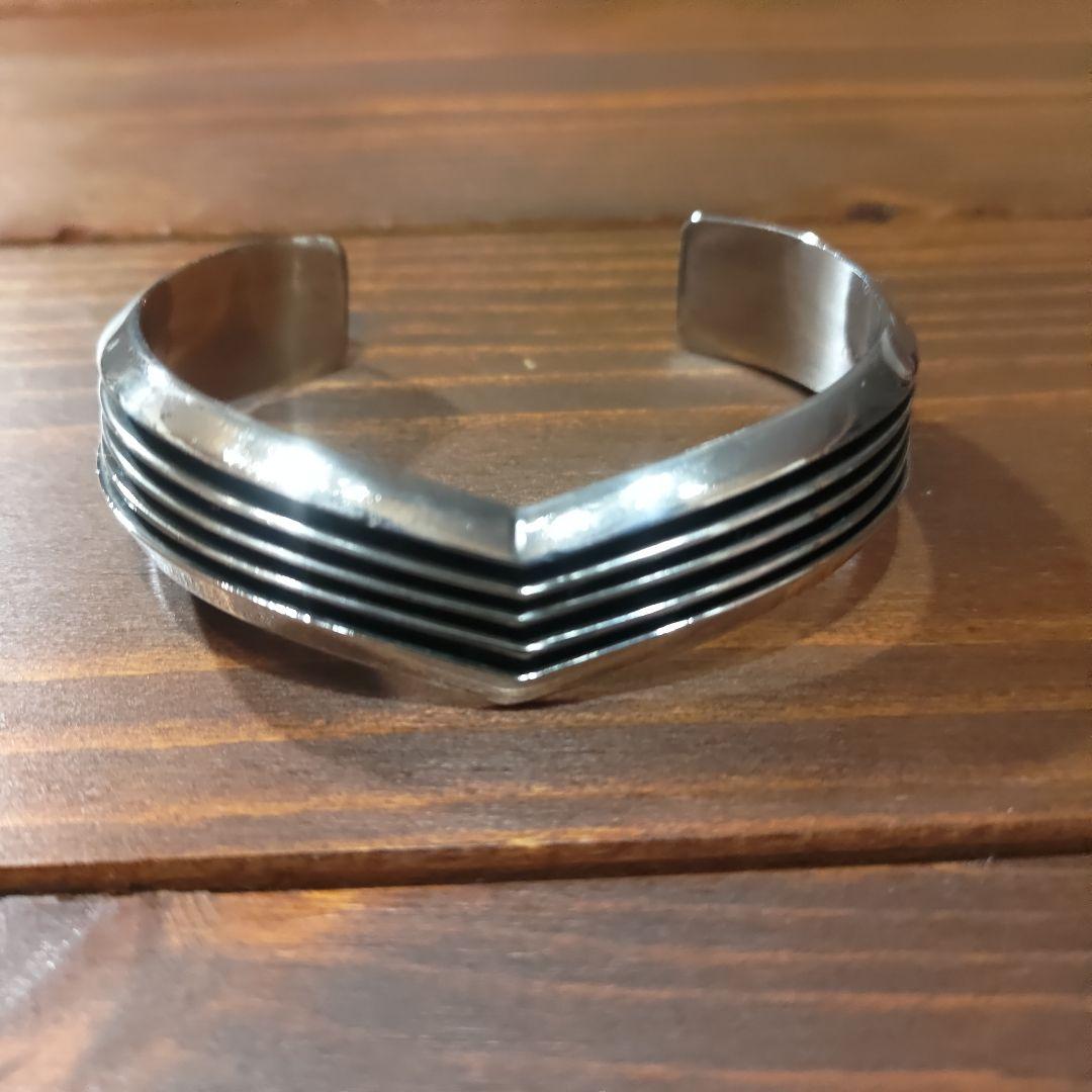 TOM HAWK トムホーク 4ライン バングル Vシェイプ ハート ナバホ