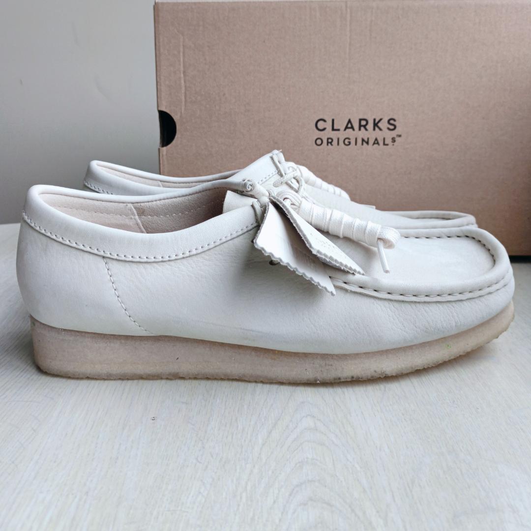 未使用品】クラークスオリジナルズ ワラビー 白 ヌバックレザー 25.5cm