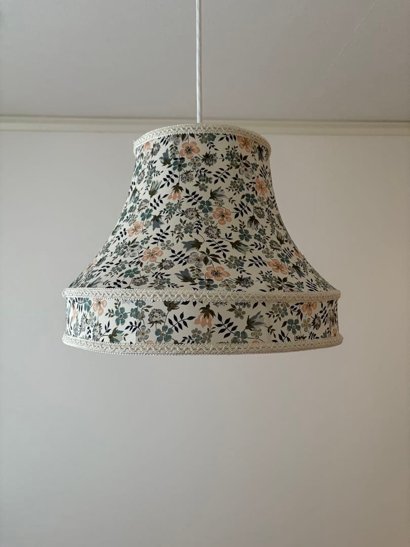 リバティ柄ランプシェード HAYが英国の老舗百貨店「リバティ」とコラボ、リバティの花柄の生地を