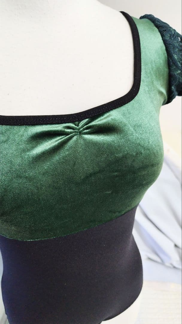 S～Mサイズ/ベロアとレースの深い緑がしっとりと高級感を醸し出す娘役レオタード