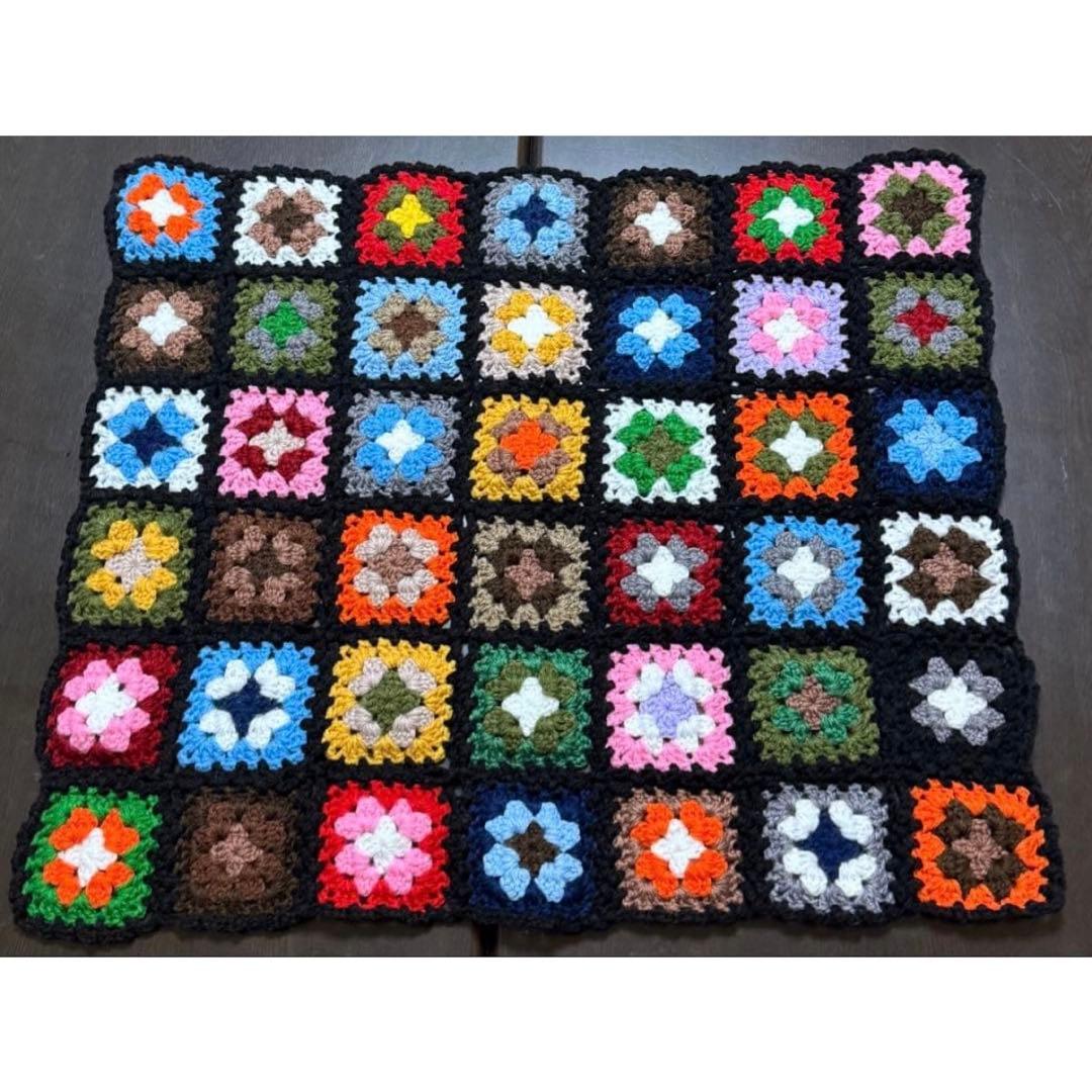 ハンドメイド 編み物 マルチカバー 膝掛け グラニースクエア モチーフ