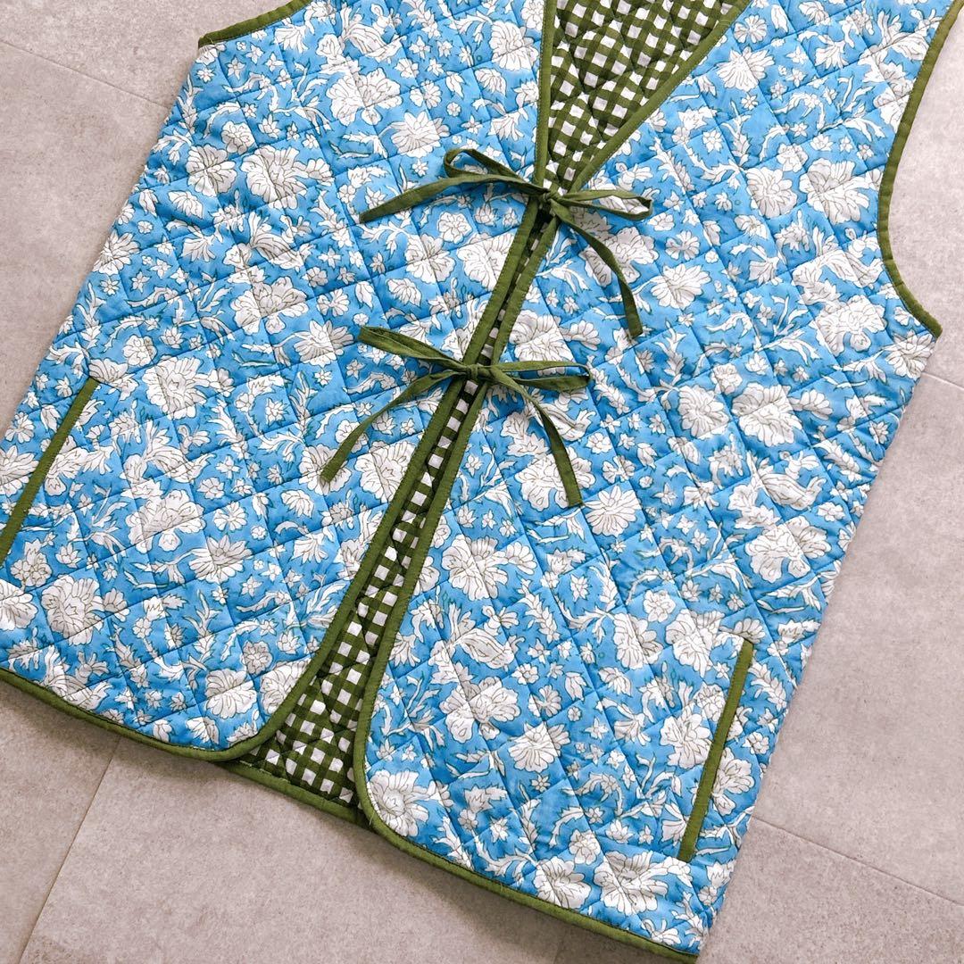 新品タグ付✨】SZ Blockprints キルティングベスト 花柄 ブルー - メルカリ