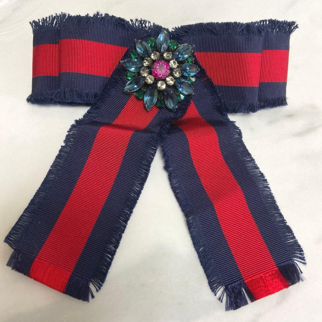 。GUCCI ウェブリボン ブローチ New Gucci Crystal Grossgrain Web Red/Blue Bow Tie Brooch | eBay