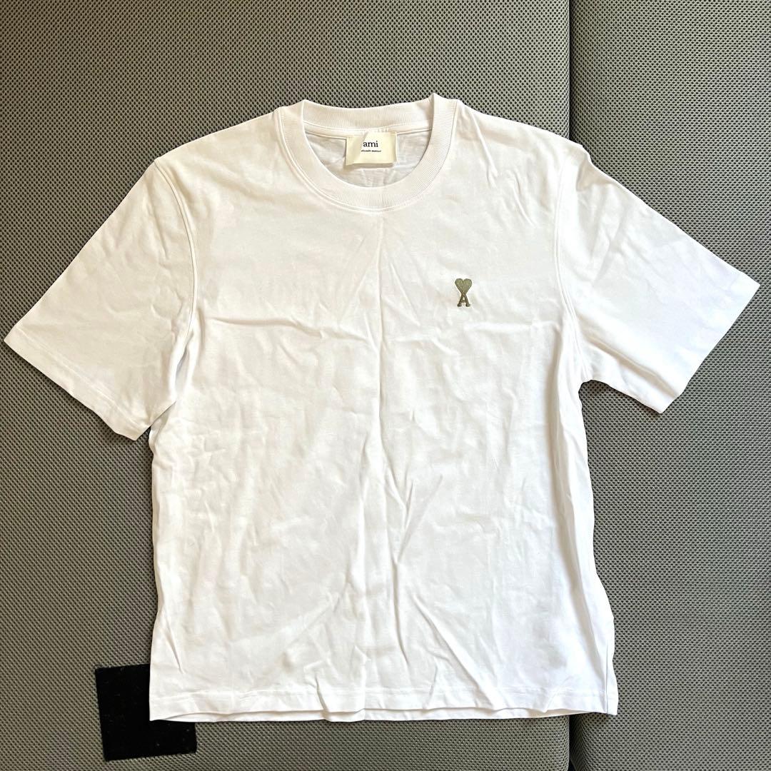 ホワイト Tシャツ アミパリス　ami AMI PARIS (アミパリス) ワンポイント クルーネック 半袖 Tシャツ AMI