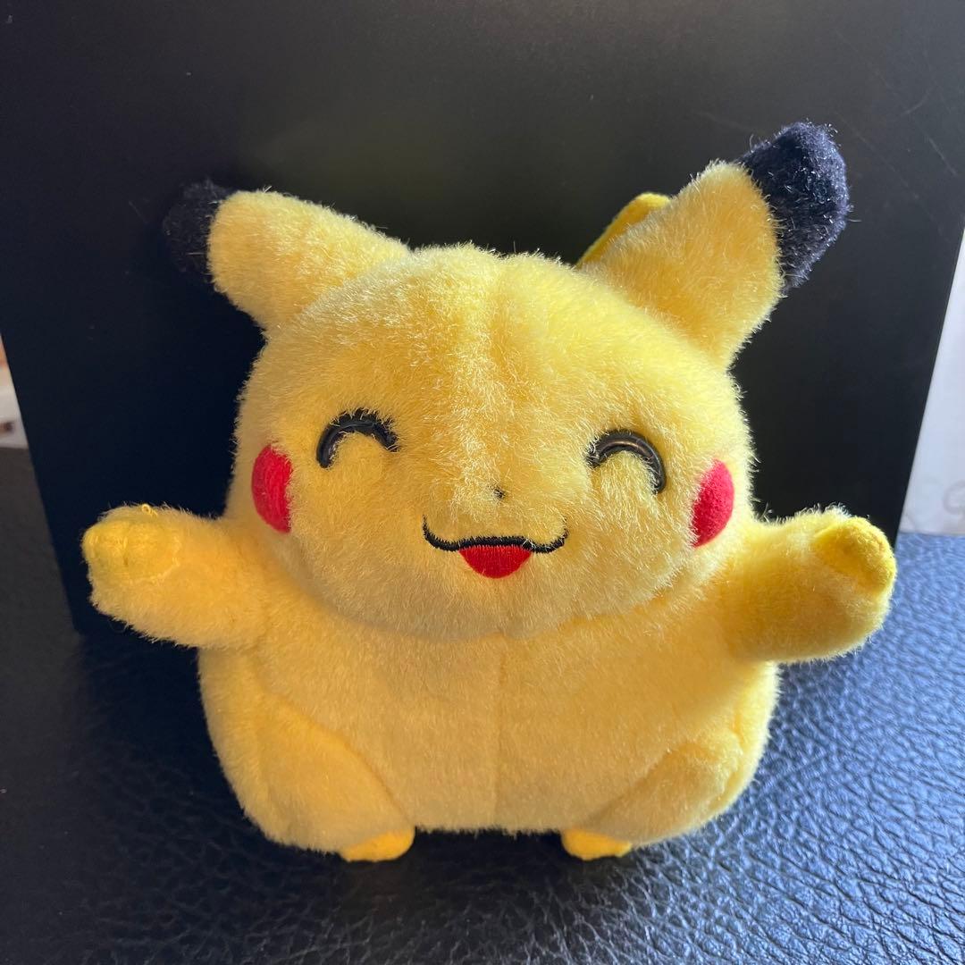 ピカチュウ ぬいぐるみ 初期 バンザイ にっこり - メルカリ