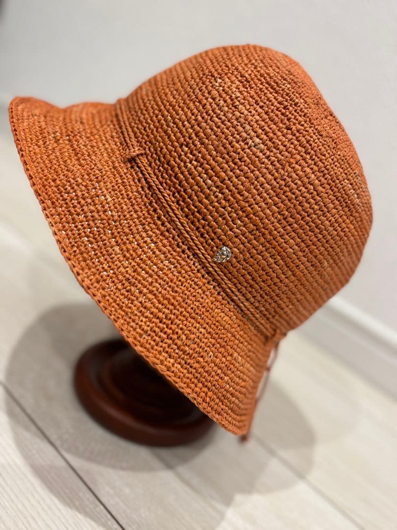 専用　ヘレンカミンスキー 新品同様 オレンジラフィアのバケットハット ラフィアハット｜【公式】ヘレンカミンスキー オンラインストア