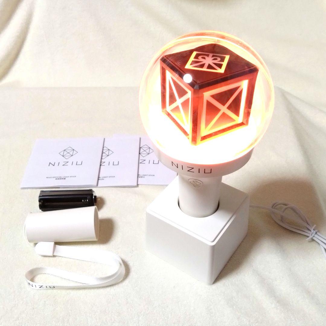 NiziU ペンライト 2本セット 動作確認済 即日発送可 LIGHTSTICK - メルカリ